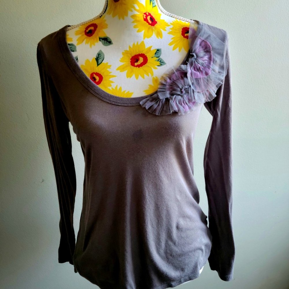 Adorabel Banana Republic Long Sleeve Shirt with Applicate.